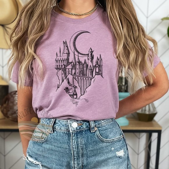 Hogwarts Catle T-shirt, Harry Potter Shirt - Heather Lilac - Picture 1 of 2